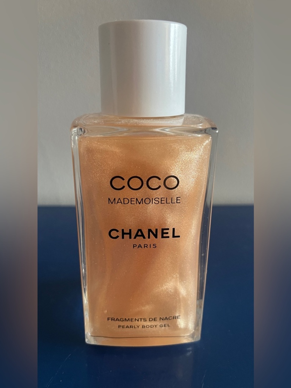 CHANEL Coco
Mademoiselle Pearly Body Gel, a shimmering limited-edition